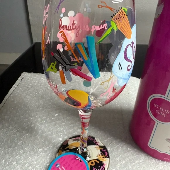 Lolita "Stylist Girl" hand-painted wine glass - Picture 4 of 9